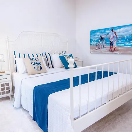 Navy Apartments * Resmo