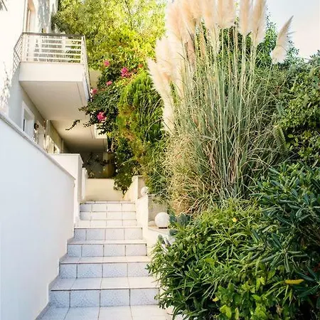 Daire Navy Apartments *